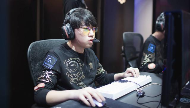 弱侧低人站 弱侧低人站